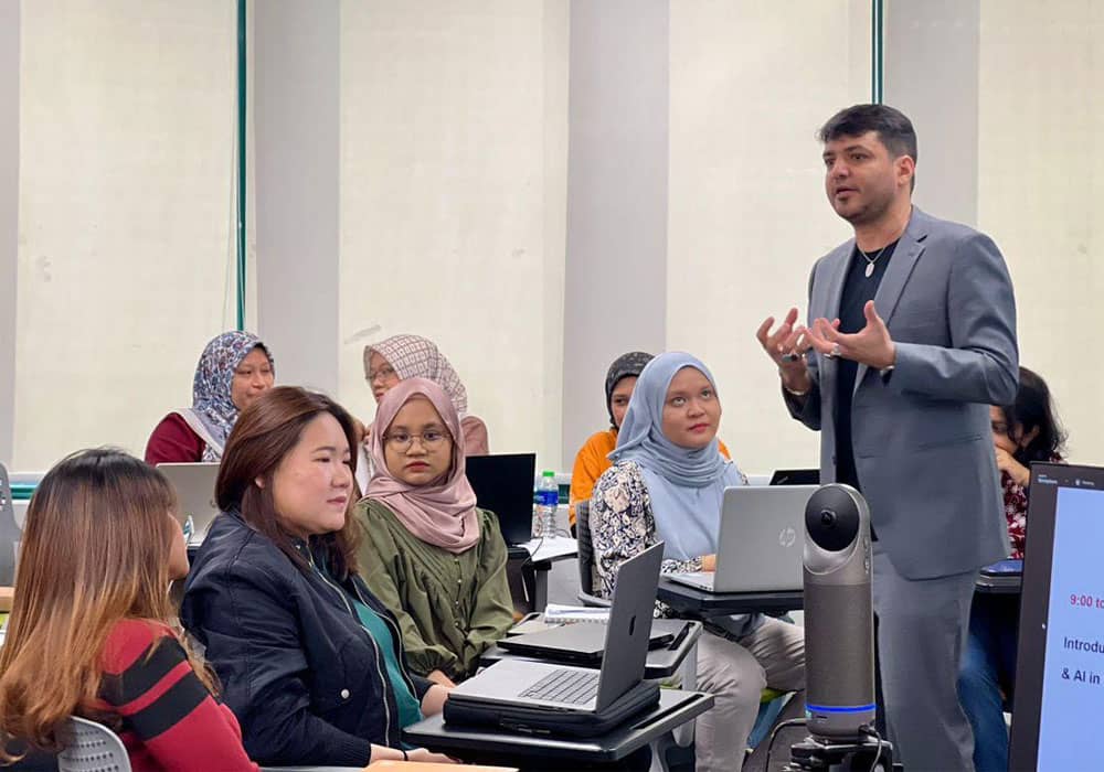 Training session with teachers and lecturers about Gen AI in Education organized by ELS