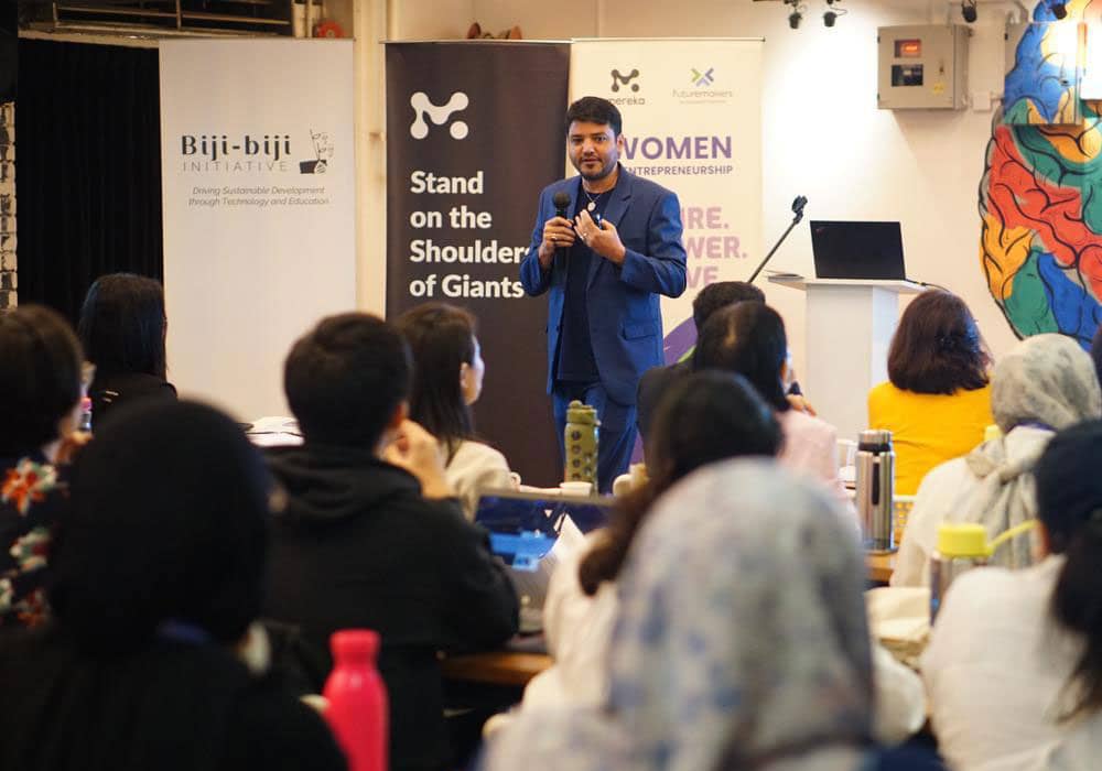 Talk and workshop about gen AI to young women entrepreneurs organized by Mereka and Biji-Biji